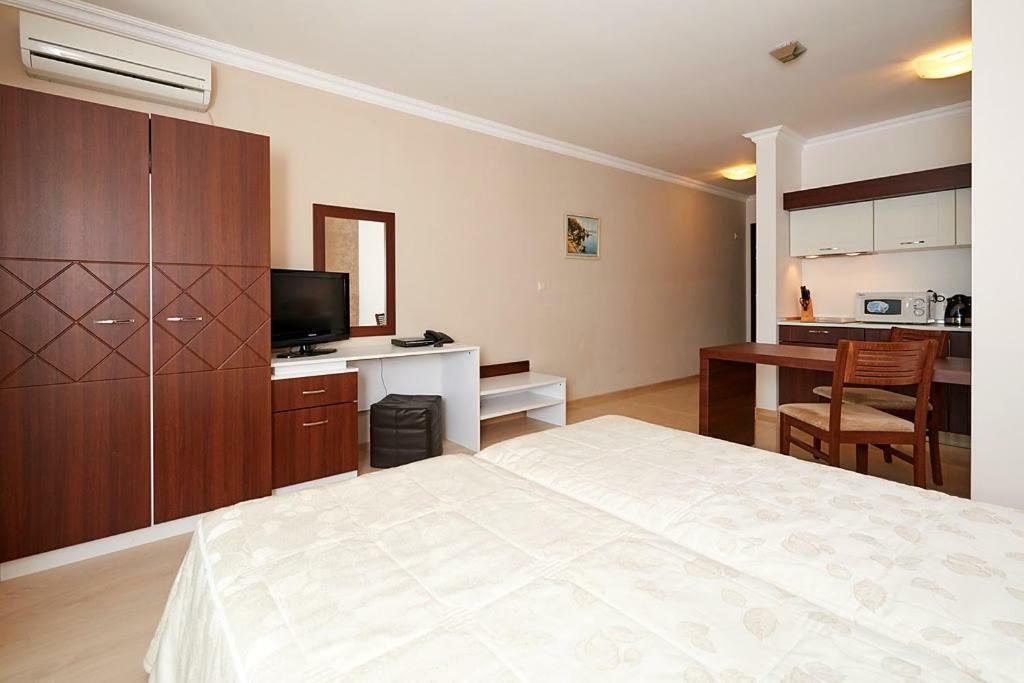 Penelopa Palace Apart Hotel & Spa Pomorie Exteriör bild
